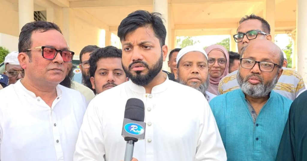 মুক্তিযুদ্ধের সম্মুখ সমরের স্থান পরিদর্শন করছেন প্রতিমন্ত্রী ইশরাক হোসেন