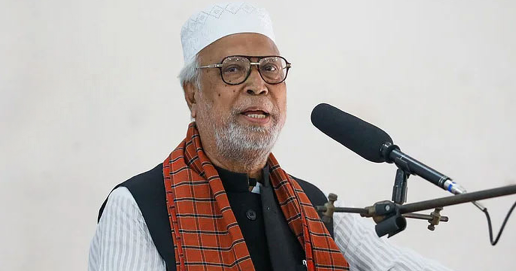 দেশের বর্তমান রাজনৈতিক ও আন্তর্জাতিক পরিস্থিতিকে চ্যালেঞ্জিং উল্লেখ করে কৃষক শ্রমিক জনতা লীগের সভাপতি বঙ্গবীর কাদের সিদ্দিকী বলেছেন, বিদ্যমান পরিস্থিতির মধ্যেও প্রধানমন্ত্রী তারেক রহমানের নেতৃত্বে দেশ পরিচালনা ড. মুহাম্মদ ইউনূসের তুলনায় ‘হাজারগুণ ভালো’ হচ্ছে বলে তিনি মনে করেন।