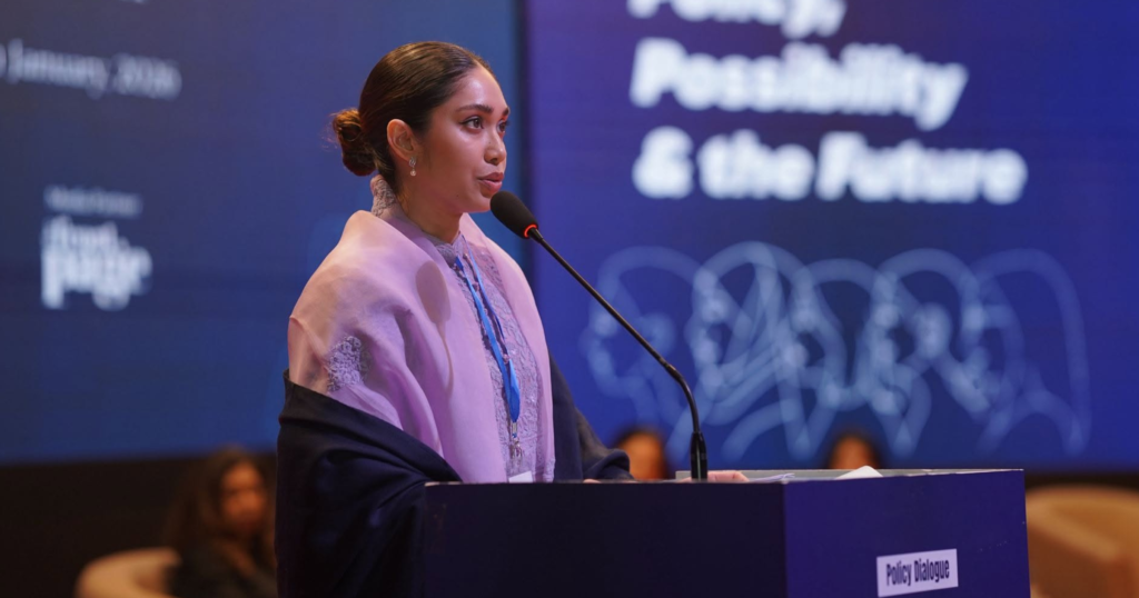 বিআরটিএর তেজগাঁও প্রশিক্ষণ ইনস্টিটিউটে ড্রাইভিং লাইসেন্সের পরীক্ষা দিতে আসা ব্যারিস্টার জাইমা রহমান।