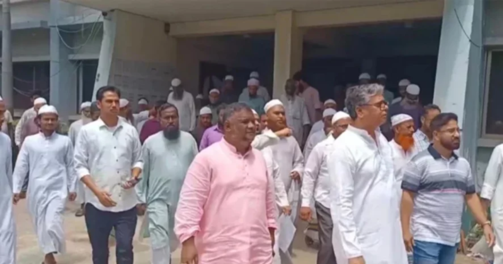 সাভারে ওরস বন্ধের দাবিতে ধর্মীয় ও রাজনৈতিক নেতাদের স্মারকলিপি