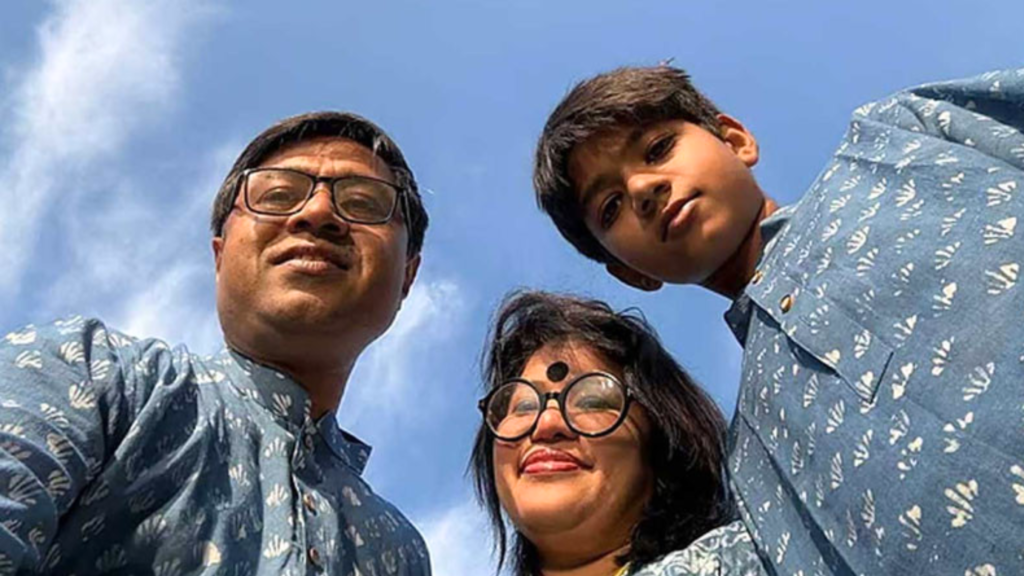 অপ্রতিমের বাবা-মাকে ফোনে হয়রানি, সামাজিক মাধ্যমে অপপ্রচারের অভিযোগে জিডি
