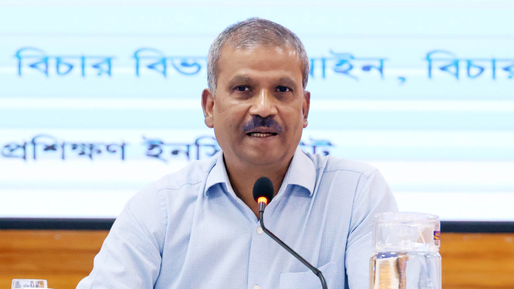 ‘অসমাপ্ত আত্মজীবনী’ কোনো নিষিদ্ধ বই নয়: আসিফ নজরুল